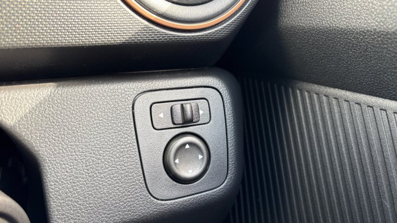 Dacia Spring 27kWh Extreme 65 48kW 5dr Auto Electric Hatchback